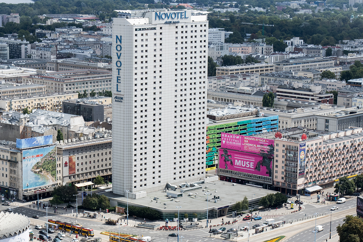 hotel novotel centre warsaw tall building