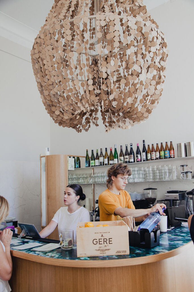 bar cafe pląs staff coffee restaurant aestetic lamp